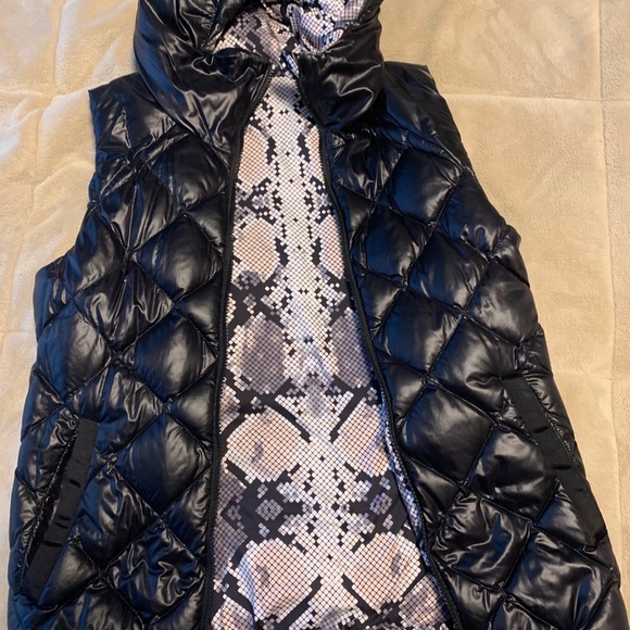 Reversible Lululemon vest - Picture 2 of 9